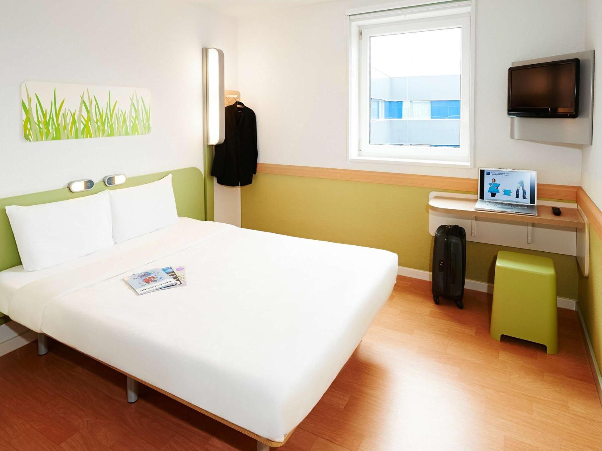 Ibis Budget Bordeaux Centre Bastide Bagian luar foto